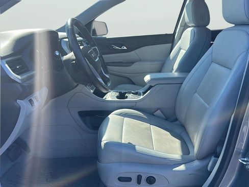 Used 2022 GMC Acadia SLT image 12