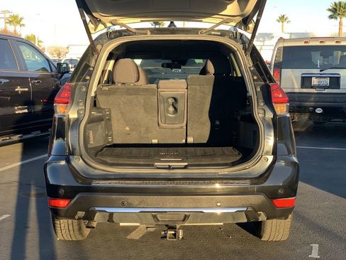 Used 2020 Nissan Rogue SV w/ Premium Package image 25