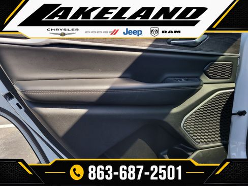 Used 2023 Jeep Grand Cherokee L Limited w/ Black Appearance Package RWD image 10