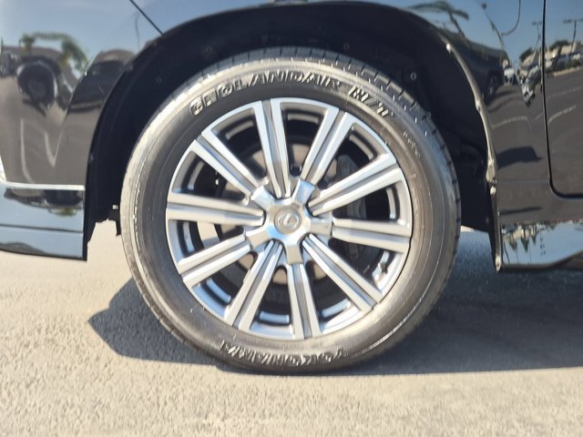 Used 2017 Lexus LX 570 4WD w/ Luxury Package image 9