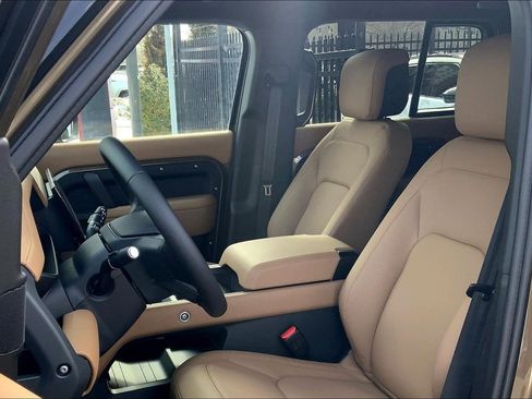 New 2026 Land Rover Defender 110 X-Dynamic SE image 9