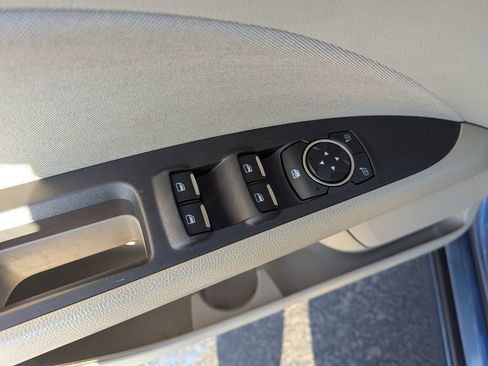 Used 2019 Ford Fusion SE image 17