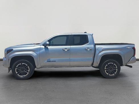 Used 2024 Toyota Tacoma TRD Sport RWD image 2