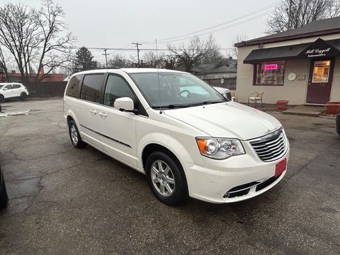 Used 2012 Chrysler Town & Country Touring w/ Entertainment Group #1 image 12