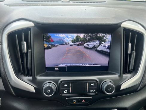 Used 2023 GMC Terrain SLT AWD/4WD image 17