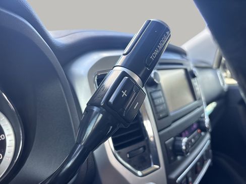 Used 2019 Nissan Titan SV w/ SV Convenience Package image 26