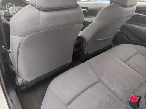 Used 2021 Toyota Corolla LE image 14