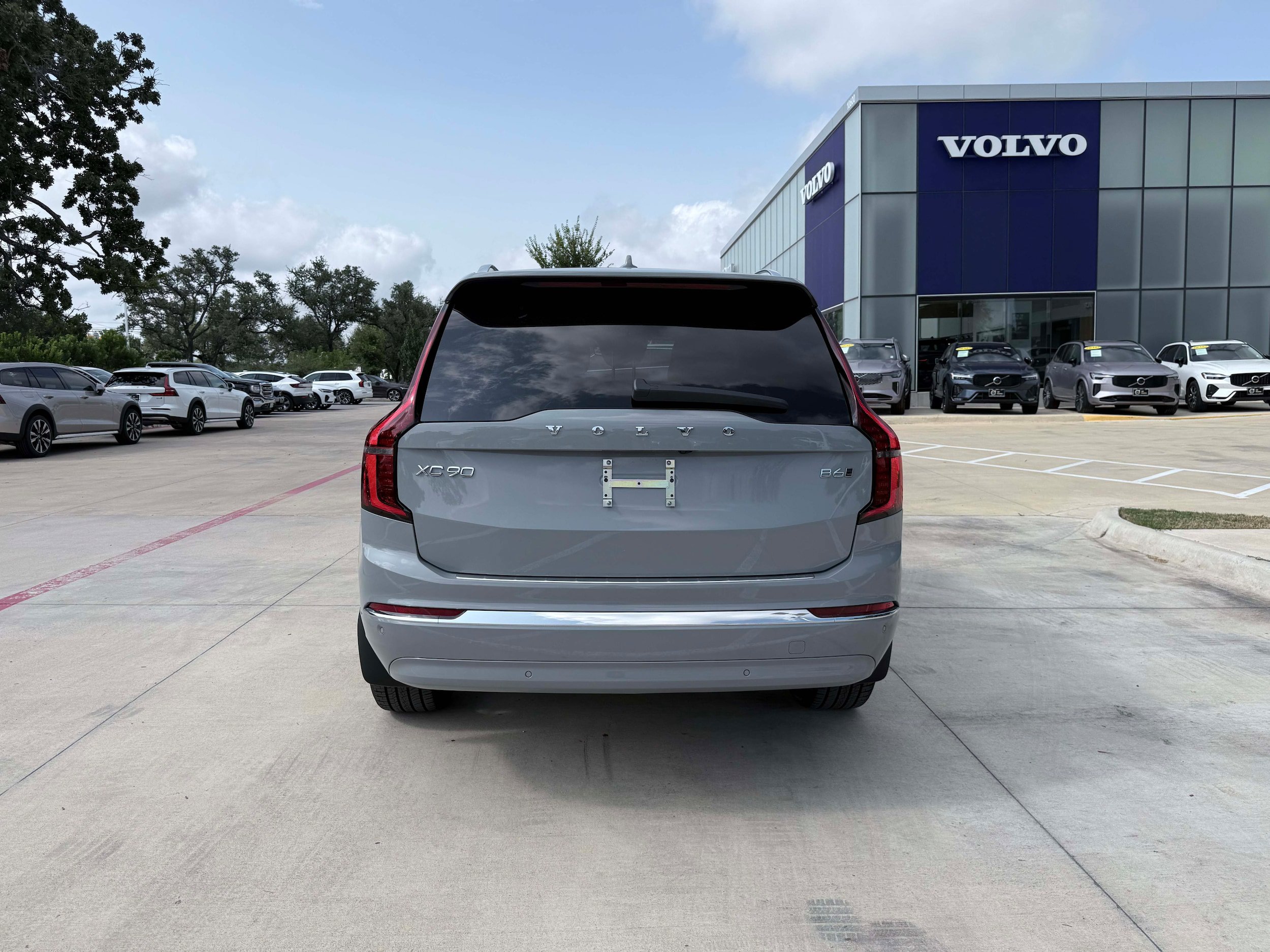 New 2026 Volvo XC90 B6 Plus w/ Protection Package Premier AWD/4WD image 5