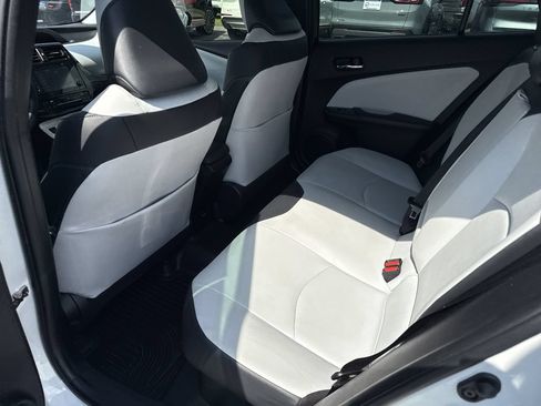 Used 2017 Toyota Prius Three Touring FWD image 10