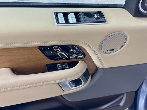 Used 2019 Land Rover Range Rover HSE image 35