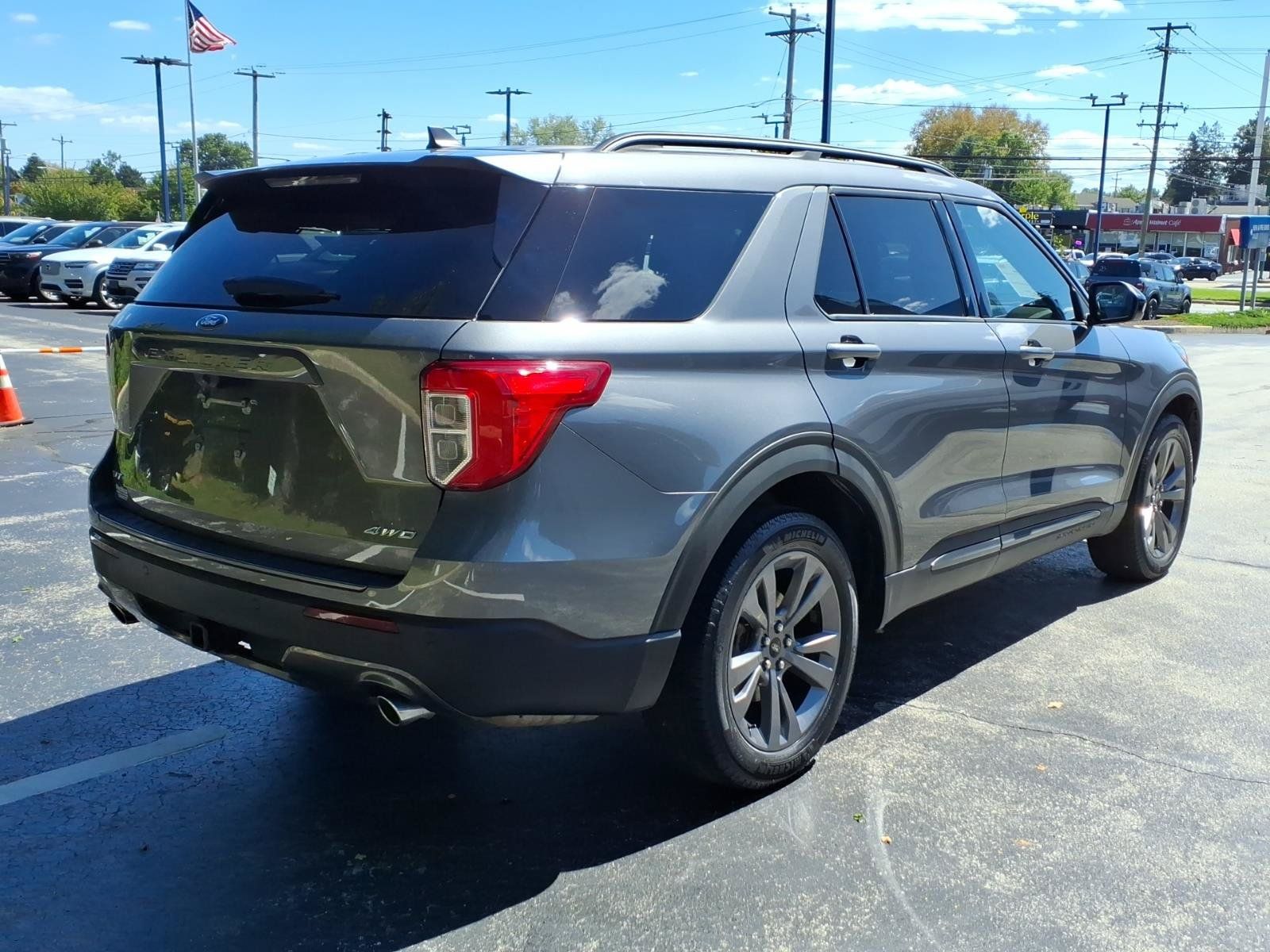 Certified 2023 Ford Explorer XLT w/ Equipment Group 202A AWD/4WD image 4