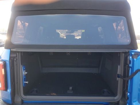 Used 2025 Ford Bronco Badlands image 8