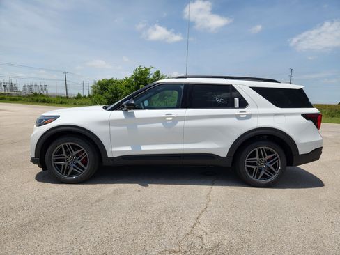 New 2026 Ford Explorer ST w/ Sun And Sound Package AWD/4WD image 3