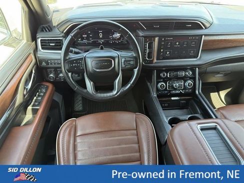 Used 2023 GMC Yukon Denali Ultimate AWD/4WD image 10