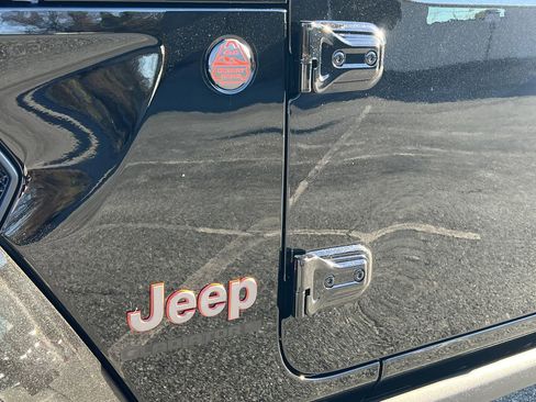 New 2026 Jeep Gladiator Mojave AWD/4WD image 32