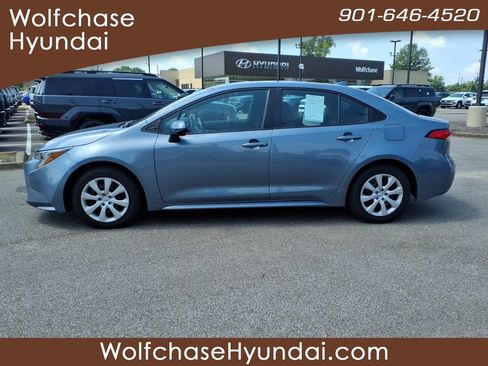 Used 2021 Toyota Corolla LE FWD image 2