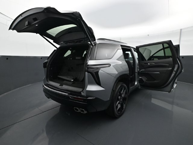Used 2025 Chevrolet Traverse RS AWD/4WD image 34