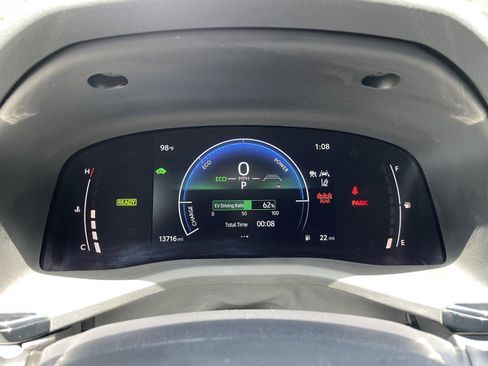 Used 2025 Toyota Camry SE w/ Convenience Package FWD image 22
