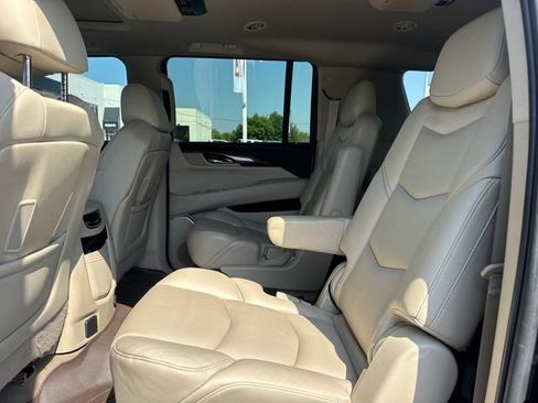 Used 2020 Cadillac Escalade ESV Premium Luxury RWD image 11