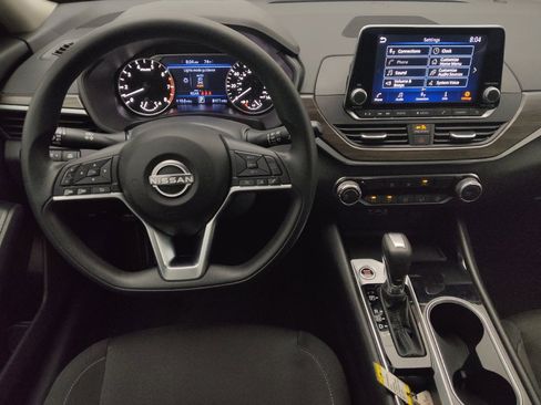 Used 2024 Nissan Altima 2.5 SV image 22