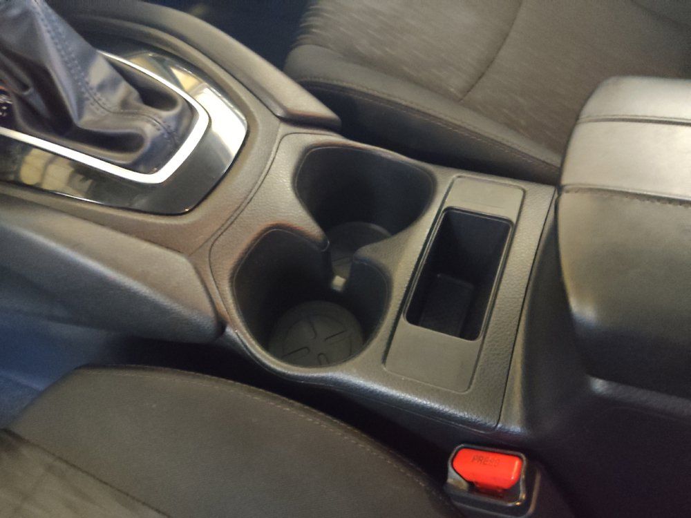 Used 2019 Nissan Rogue S FWD image 26