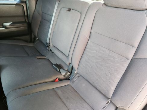 Used 2022 Nissan Frontier S w/ Technology Package RWD image 18