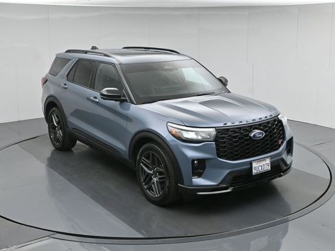 Used 2025 Ford Explorer ST w/ Sun And Sound Package AWD/4WD image 42