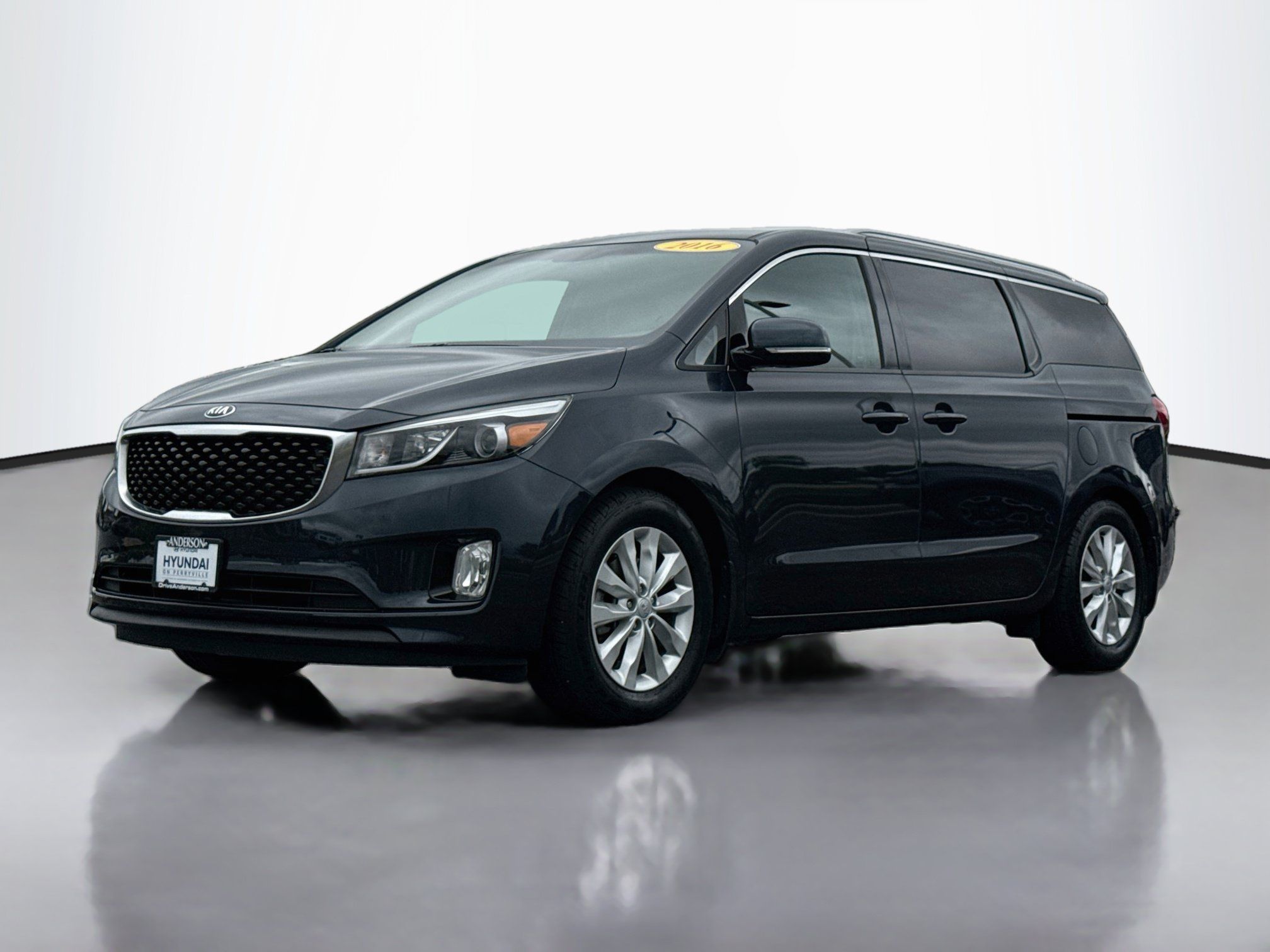 Used 2016 Kia Sedona EX FWD image 3