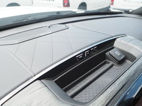 New 2025 RAM 2500 Limited image 34