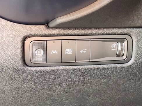 New 2026 Chevrolet Equinox EV LT image 13