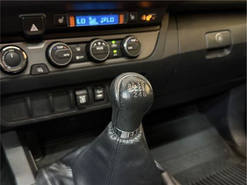 Used 2019 Toyota Tacoma TRD Off-Road w/ TRD Premium Off Road Package AWD/4WD image 26