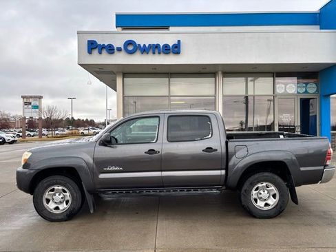 Used 2011 Toyota Tacoma PreRunner w/ SR5 Pkg #2 image 8
