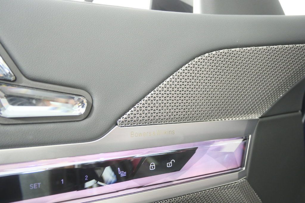 Certified 2026 BMW 740i RWD image 9