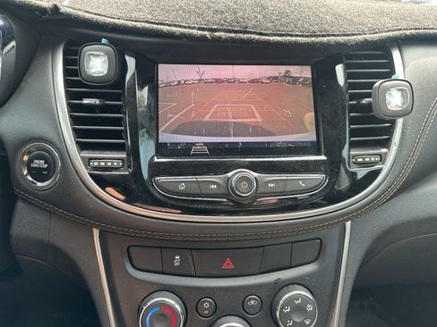 Used 2021 Chevrolet Trax LT w/ Sport Edition image 9