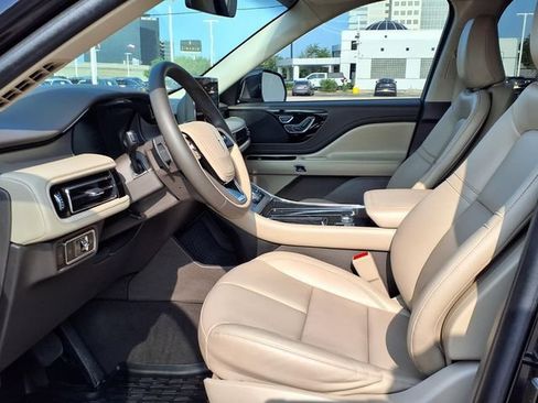 Certified 2023 Lincoln Aviator 2WD image 4