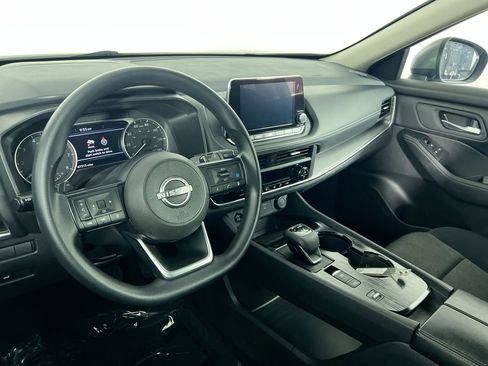 Used 2024 Nissan Rogue SV FWD image 27