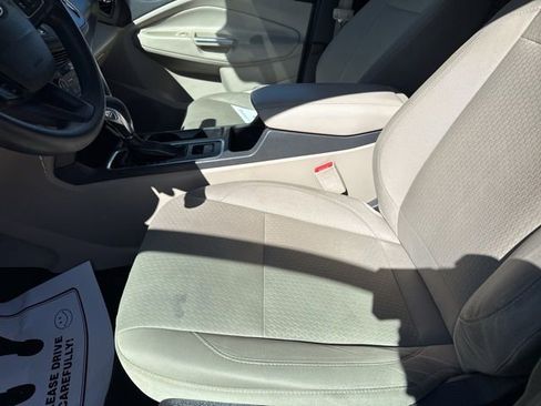 Used 2018 Ford Escape SE FWD image 11