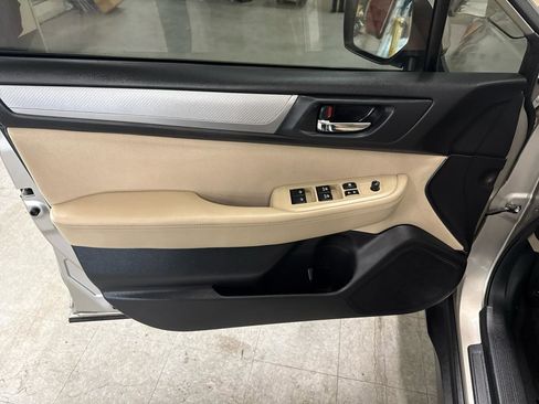 Used 2017 Subaru Outback 2.5i Premium AWD/4WD image 33