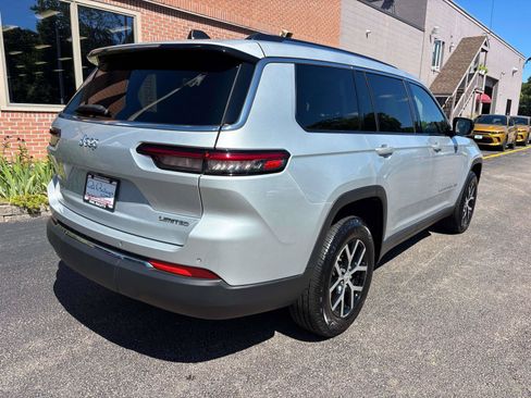 Used 2023 Jeep Grand Cherokee L Limited AWD/4WD image 35