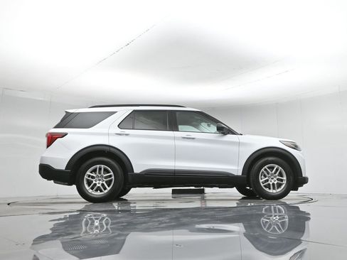 New 2026 Ford Explorer Active image 7