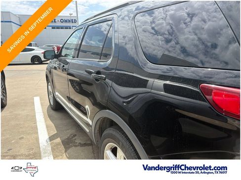 Used 2019 Ford Explorer XLT w/ Equipment Group 201A FWD image 13