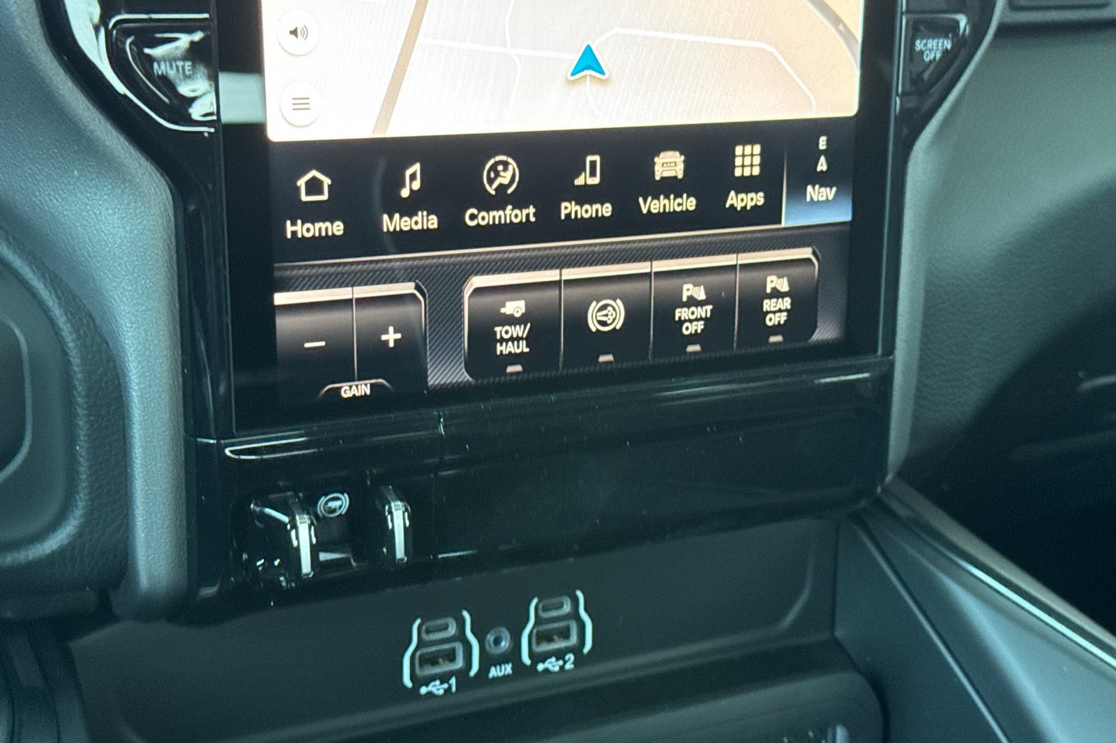 New 2026 RAM 2500 Laramie AWD/4WD image 19