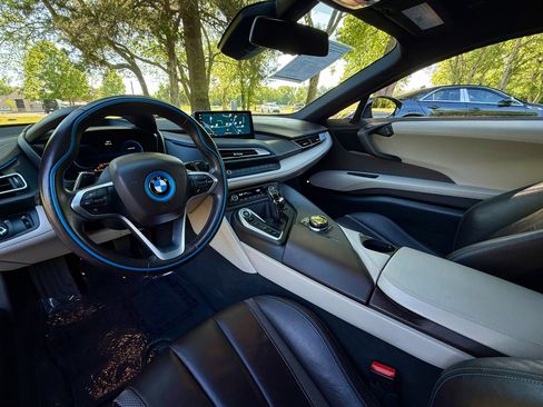 Used 2019 BMW i8 Coupe AWD/4WD image 10