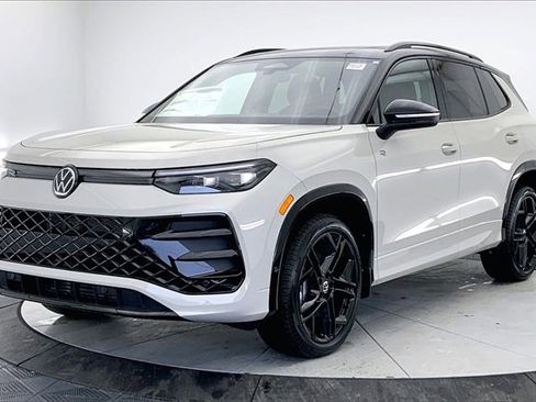 New 2026 Volkswagen Tiguan SE R-Line image 2