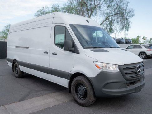 New 2025 Mercedes-Benz Sprinter 2500 image 3