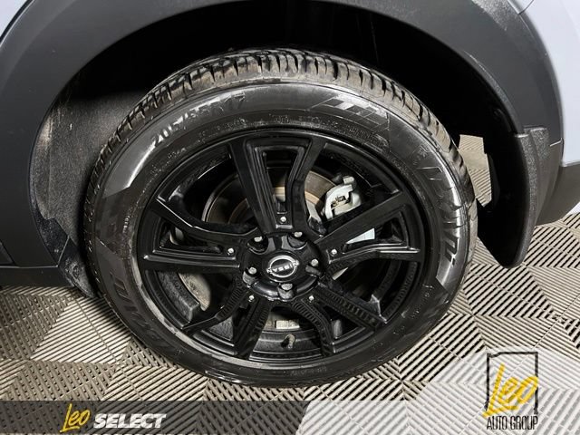 Used 2023 Nissan Kicks SR w/ SR Premium Package FWD image 24