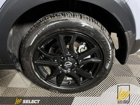Used 2023 Nissan Kicks SR w/ SR Premium Package FWD image 24