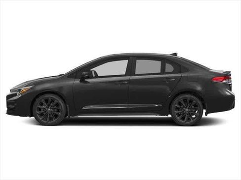 Used 2025 Toyota Corolla SE FWD image 3