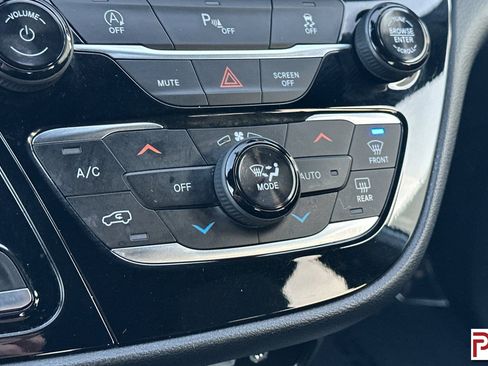 Used 2019 Chrysler Pacifica Touring Plus w/ S Appearance Package image 29