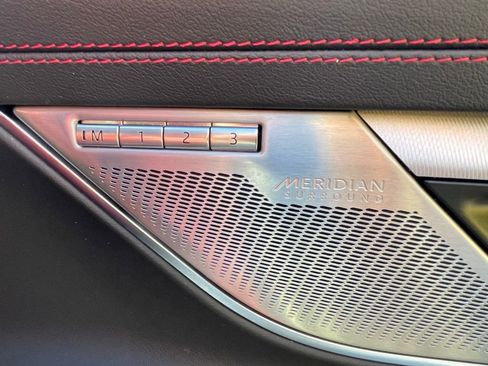 Used 2022 Jaguar XF R-Dynamic SE image 16